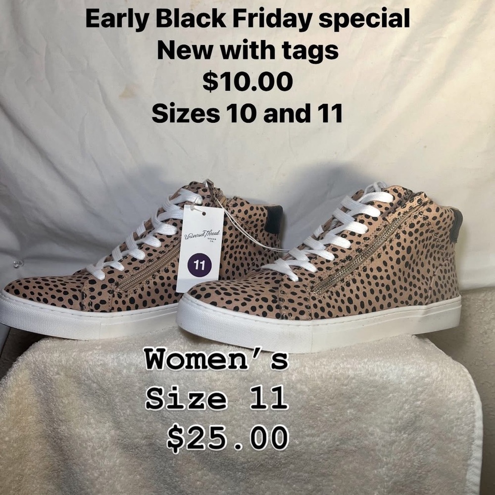 Universal Thread Women's LeopardPrint Sneakers